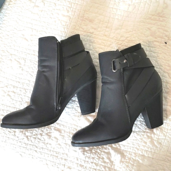 Apt 9 Fulton Black Heeled Ankle Boots size 6 1/2 - Picture 1 of 13